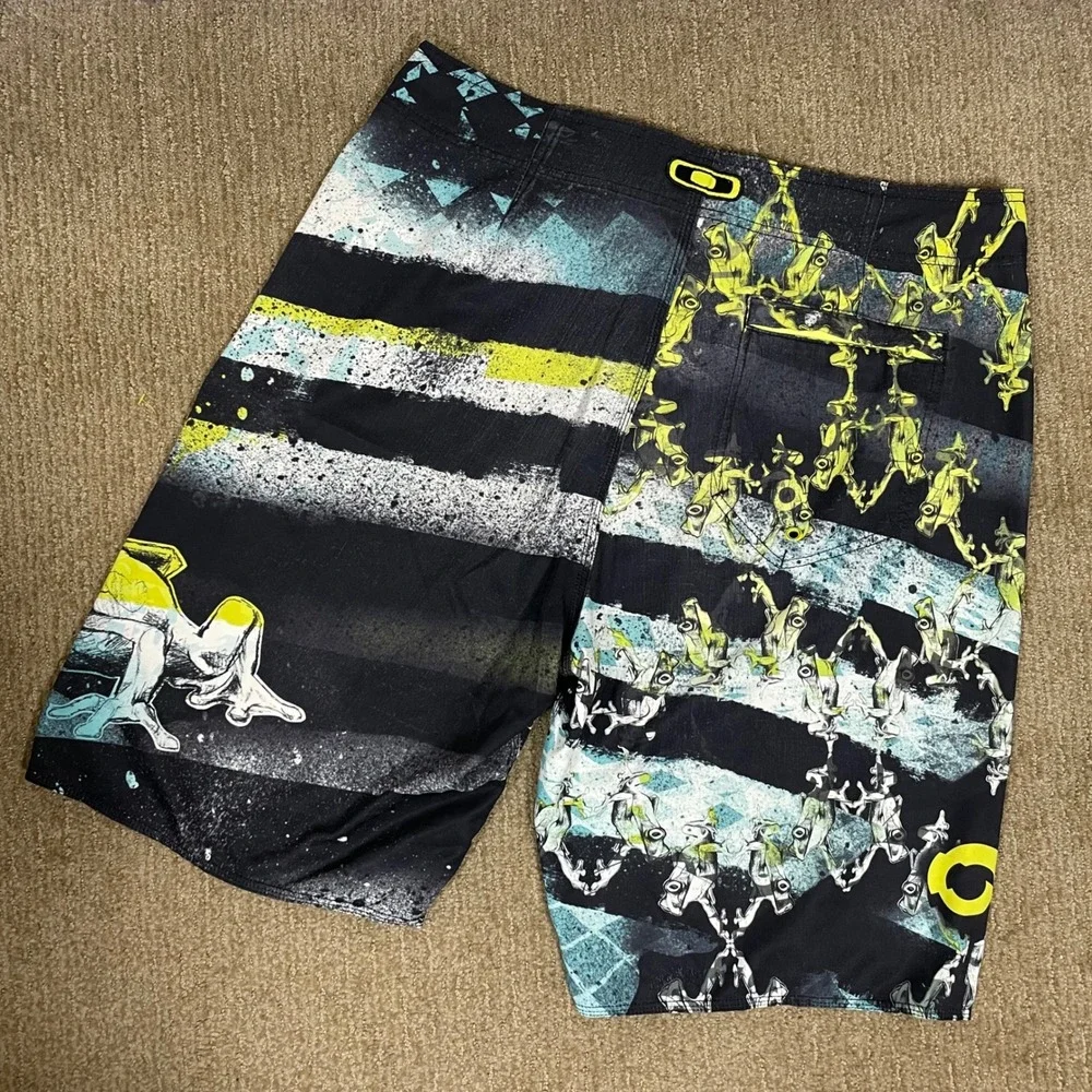 Oakley Frogskin Technology Board Shorts Mens 36 Black Yellow Graphic Surf Y2K‎